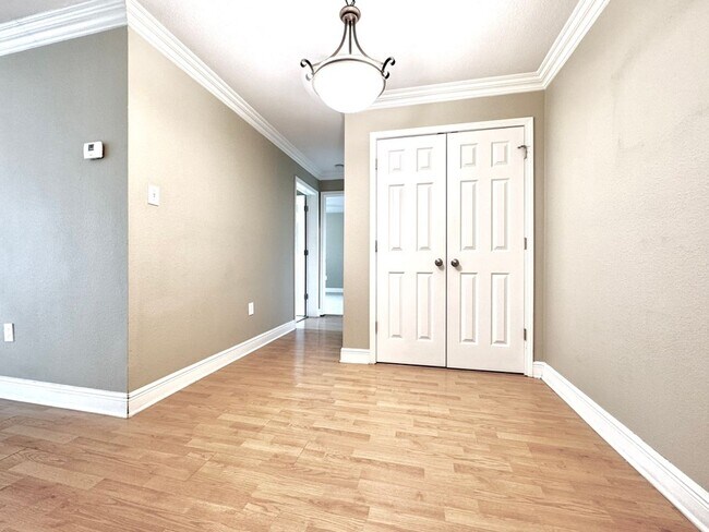 Foto del edificio - Stylish 2BR Condo in The Bradshaw – Gated ...