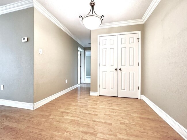 Building Photo - Stylish 2BR Condo in The Bradshaw – Gated ...