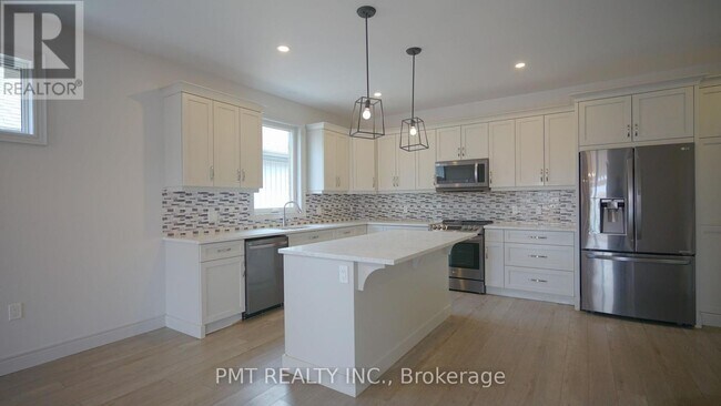 Building Photo - 89 Sanders Crescent