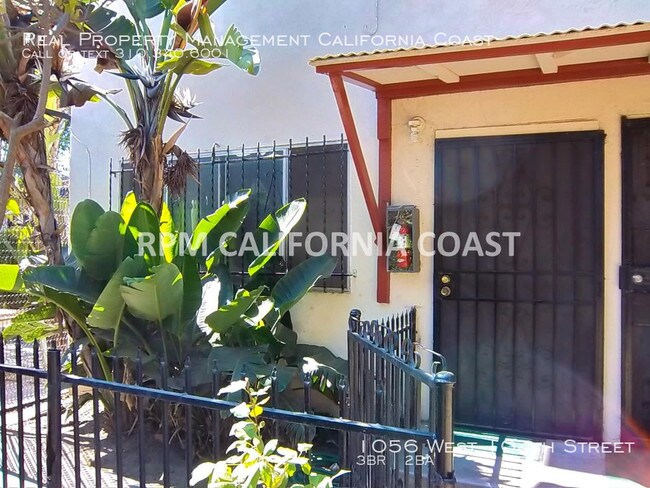 Foto del edificio - 1056 W 104th St