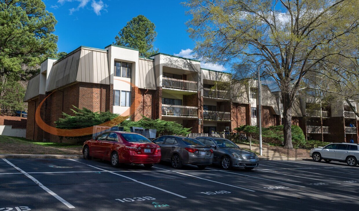 Charming 3BR, 2BA Condo in the Heart of Chapel Hill! - Charming 3BR, 2BA Condo in the Heart of Chapel Hill!