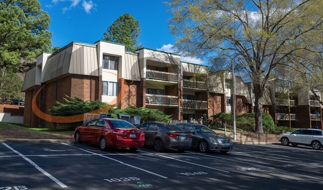 Charming 3BR, 2BA Condo in the Heart of Chapel Hill! - Charming 3BR, 2BA Condo in the Heart of Chapel Hill!