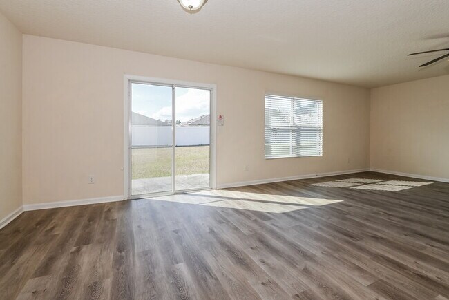 Foto del edificio - 1944 Rock Springs Way