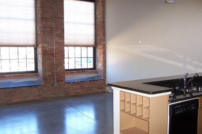 Foto del edificio - 400 Mills Ave