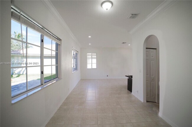 Foto del edificio - 2455 Curley Cut
