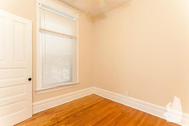 Foto del edificio - 2 bedroom in Chicago IL 60657