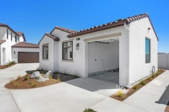 Building Photo - 1204 Stonemark Pl