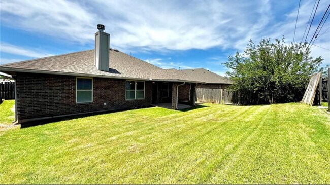 Foto del edificio - 1328 Ridgeway Dr