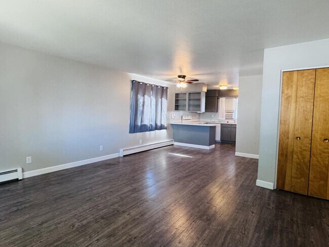 Foto del edificio - 1095 Helena Ave