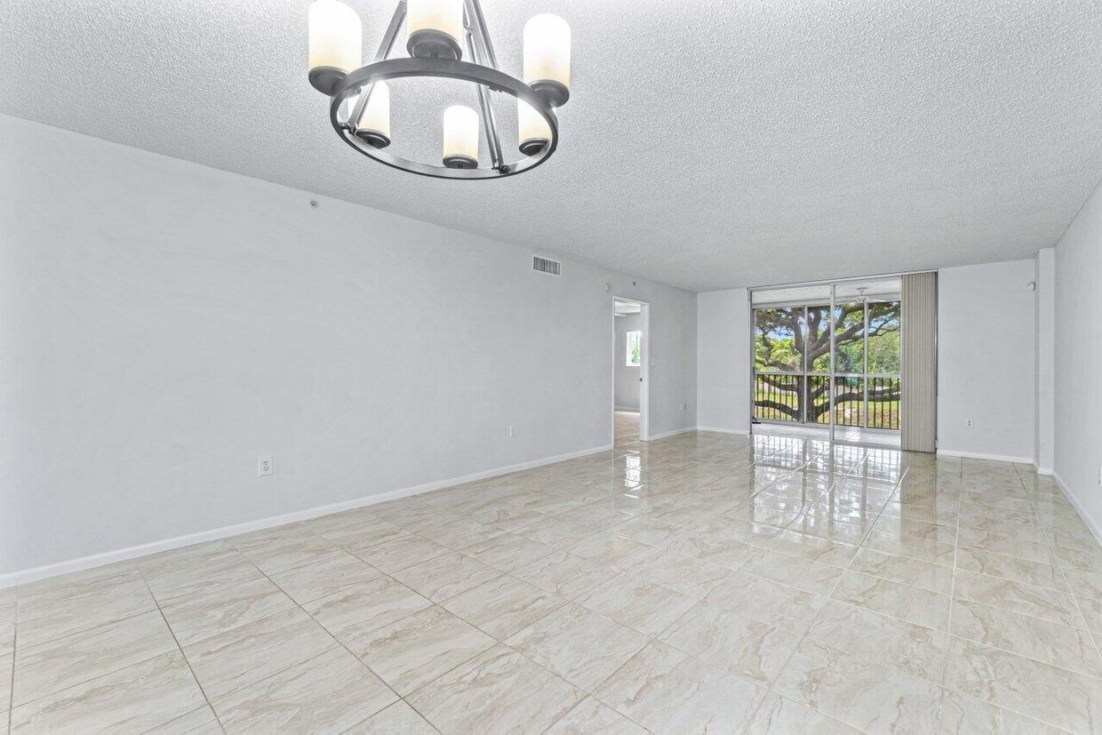 Foto principal - 4734 Lucerne Lakes Blvd