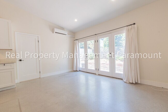 Foto del edificio - 8573 Horner St