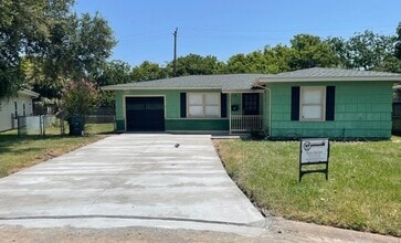 Building Photo - 14 Gulf Ln