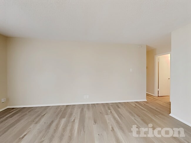 Foto del edificio - 6850 Misty Field Dr