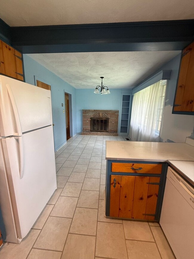 Building Photo - 313 Belmont Dr