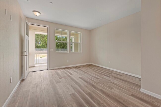 Building Photo - 2253 Vanderford Dr