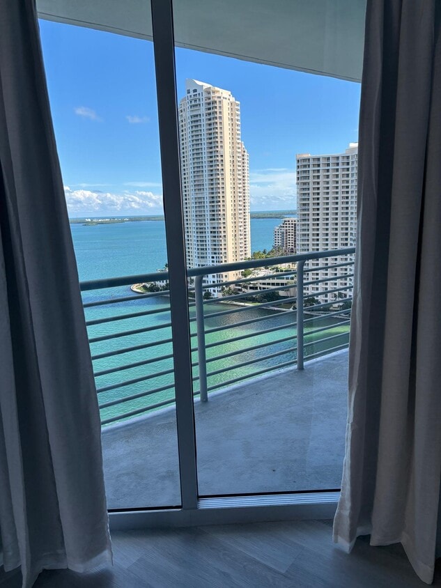 Foto principal - 950 Brickell Bay Dr