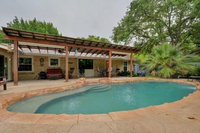 Foto del edificio - 4500 Edendale Ct
