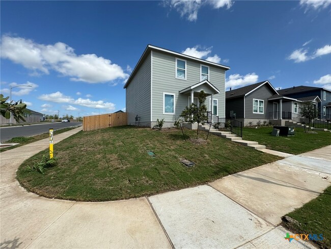 Building Photo - 205 Trinity River Holw