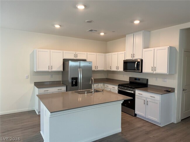 Foto del edificio - 4707 Turquoise Clfs Ave