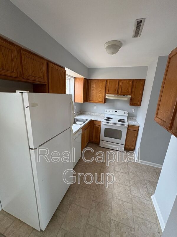 Building Photo - 41 Cuyler Ave
