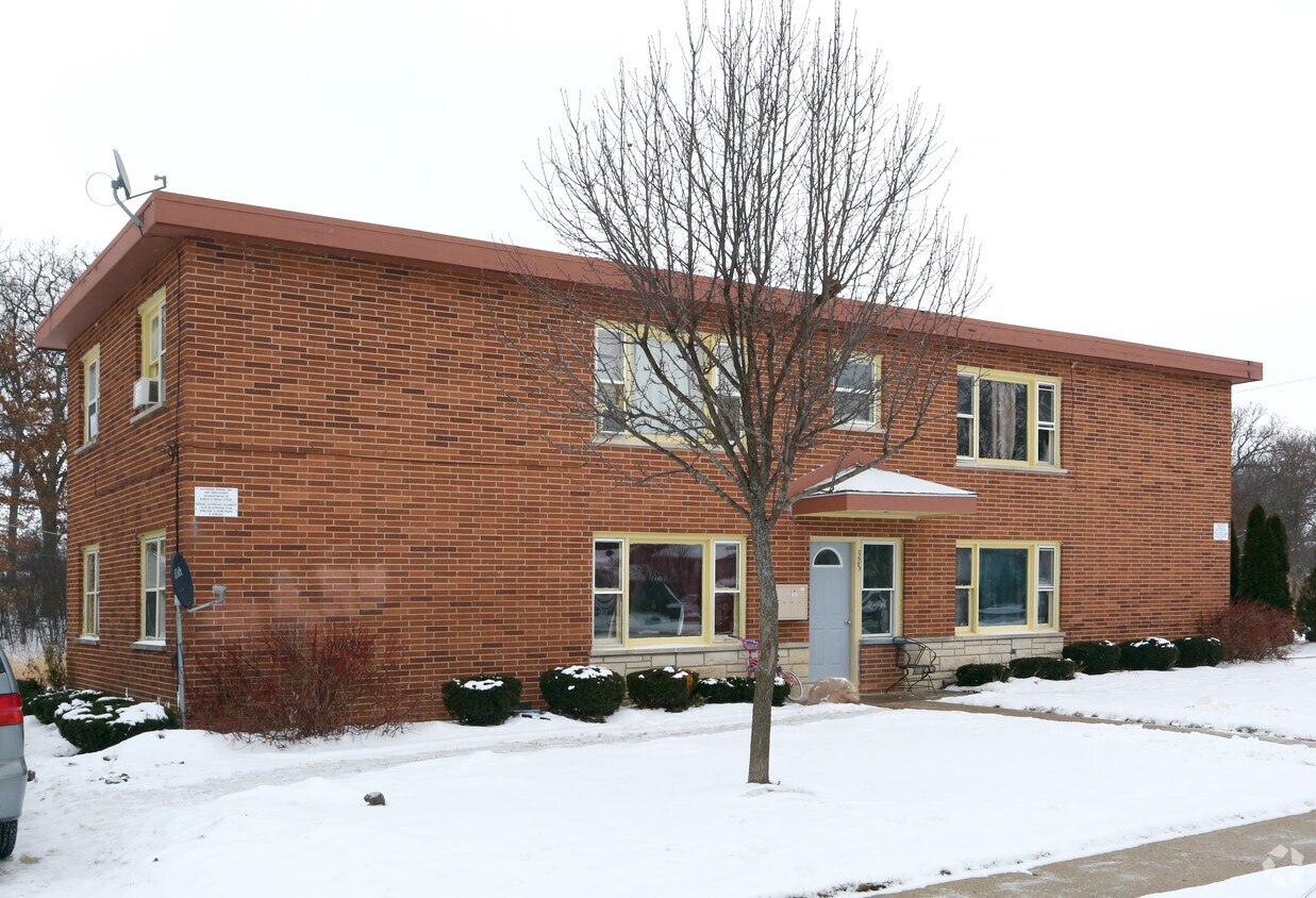 325 Avilon Ct, Round Lake, IL 60073 Apartments in Round Lake, IL