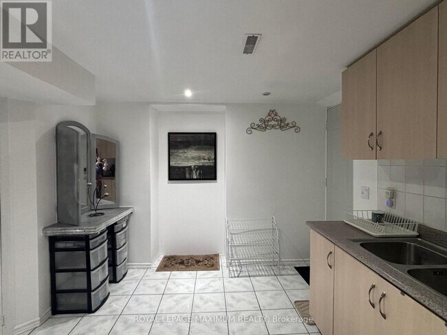 Photo du bâtiment - 90 Via Romano Way