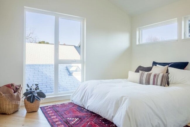 Photo - N Commercial Apartment