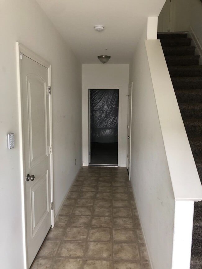 Building Photo - Beautiful 3 Bedroom, 2.5 Bath Townhome in Dallastown School District!