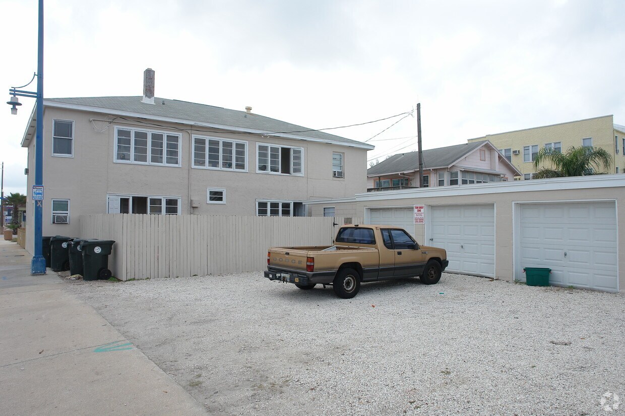 Building Photo - 617 Riverview Blvd