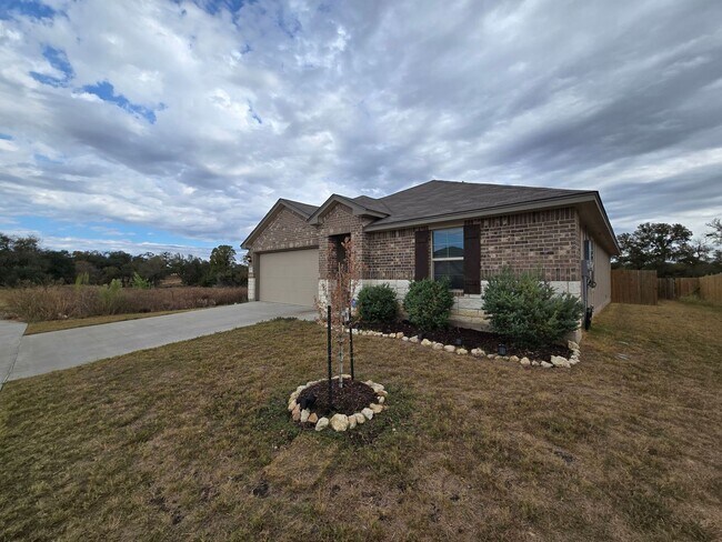 Foto del edificio - AVAILABLE NOW!