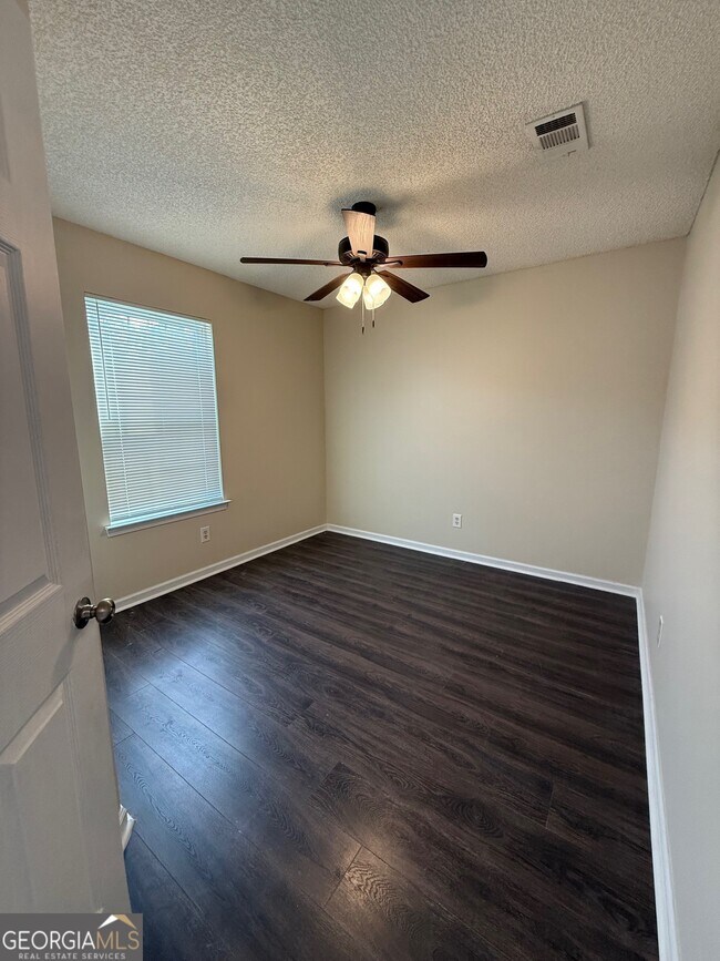 Foto del edificio - 32 Talbot Ct