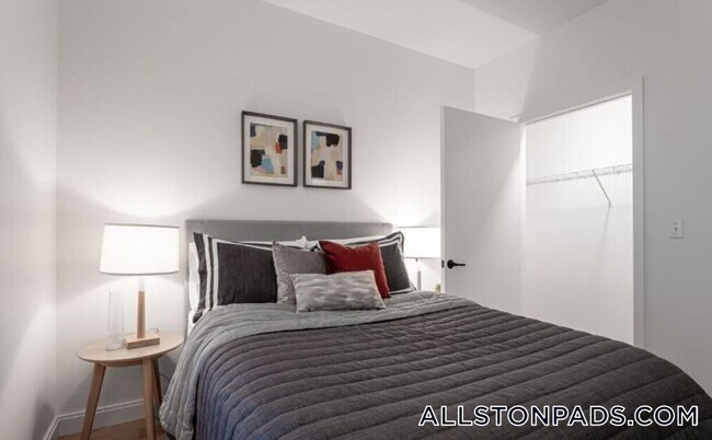 Foto del edificio - 83 Gardner St