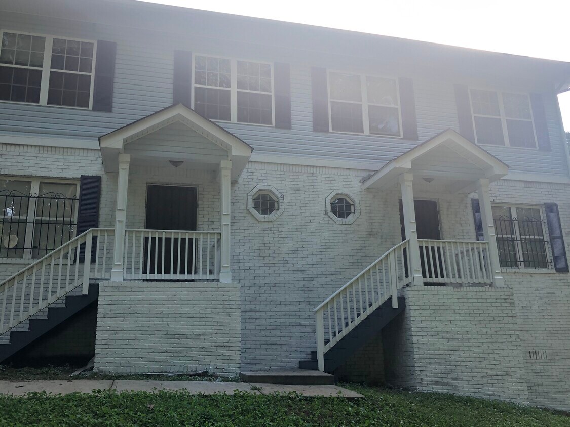 Foto principal - 2456 Spring St NW