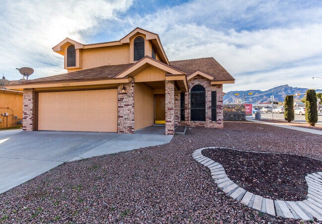 Foto del edificio - Prestigious Tri Level Home on East Side