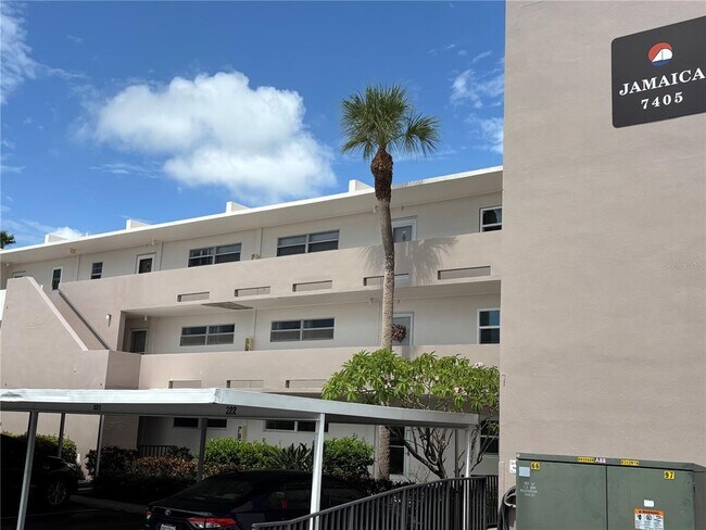 Building Photo - 7405 Bay Island Dr S