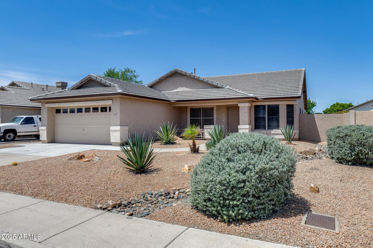 Foto principal - 19108 N 65th Ave