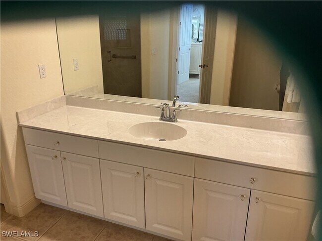 Foto del edificio - 2605 Beach Pkwy W