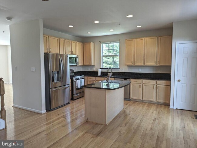 Foto del edificio - 8710 Stonehouse Dr