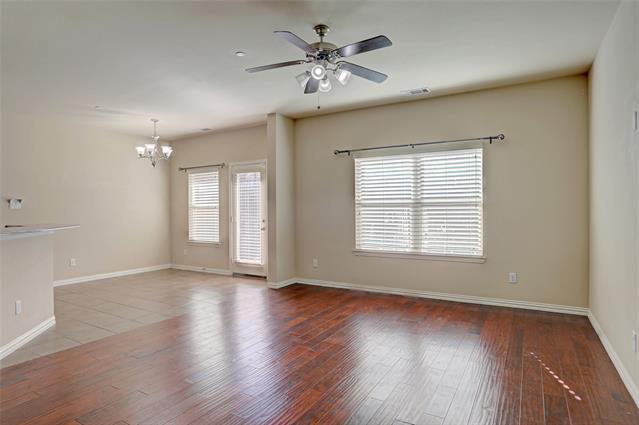 Foto del edificio - 4664 Penelope Ln