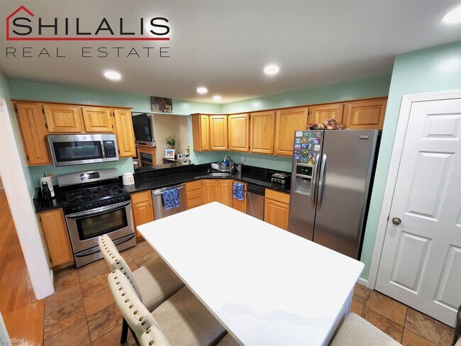 Building Photo - 3 br, 2 bath House - 143 Westview Dr