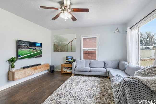 Building Photo - Cozy 2-Bedroom Home in Roy