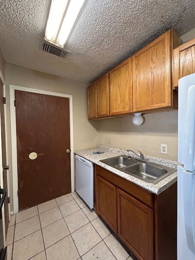 Foto del edificio - 751 Hammond Manor Dr