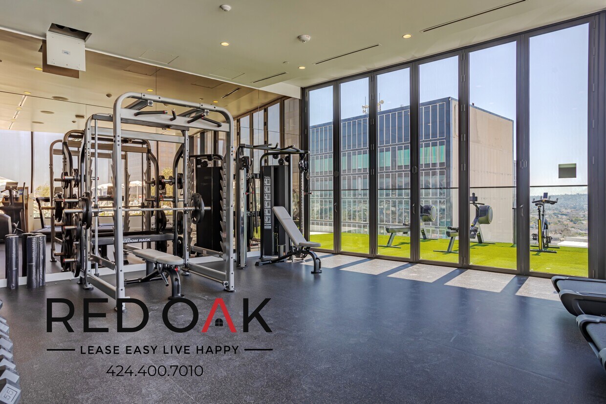 Foto principal - 6401 Wilshire Blvd