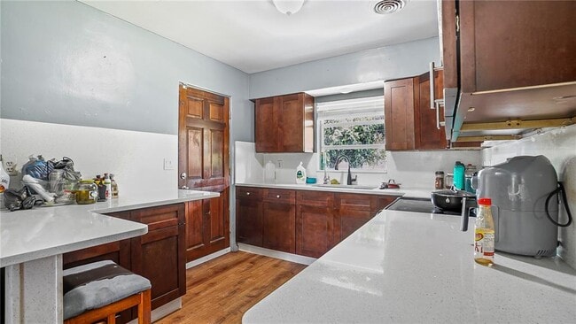 Building Photo - 5518 Riviera Dr