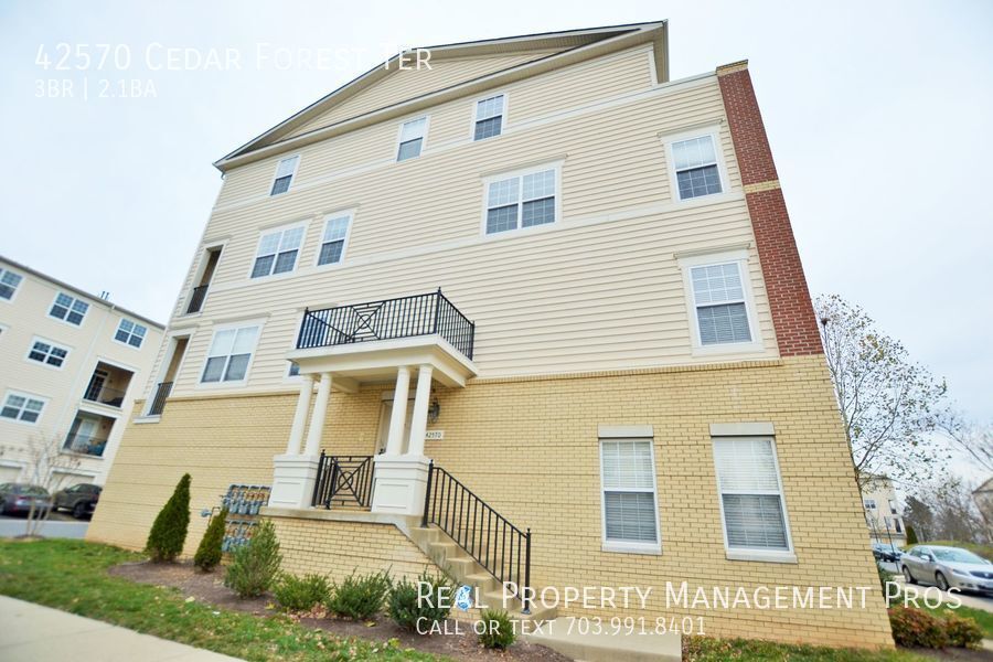 Foto principal - 42570 Cedar Forest Ter