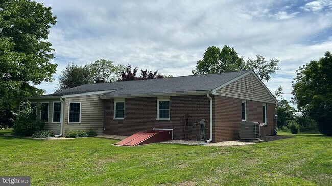Foto del edificio - 541 Cheyney Rd