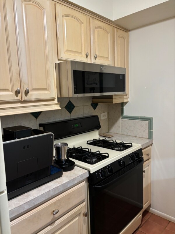 Building Photo - 484 Timber Ridge Dr
