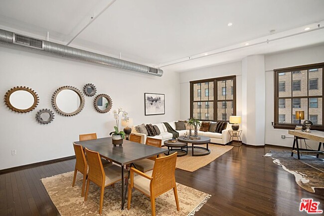 Building Photo - 1645 Vine St