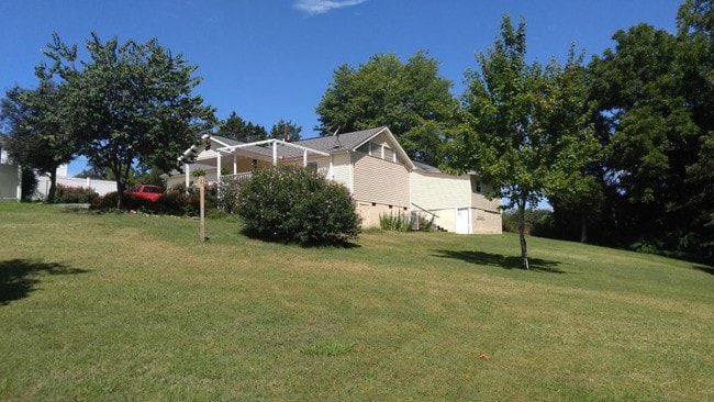 Building Photo - 7926 Hill Rd