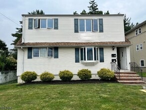 Building Photo - 170 Sargeant Ave